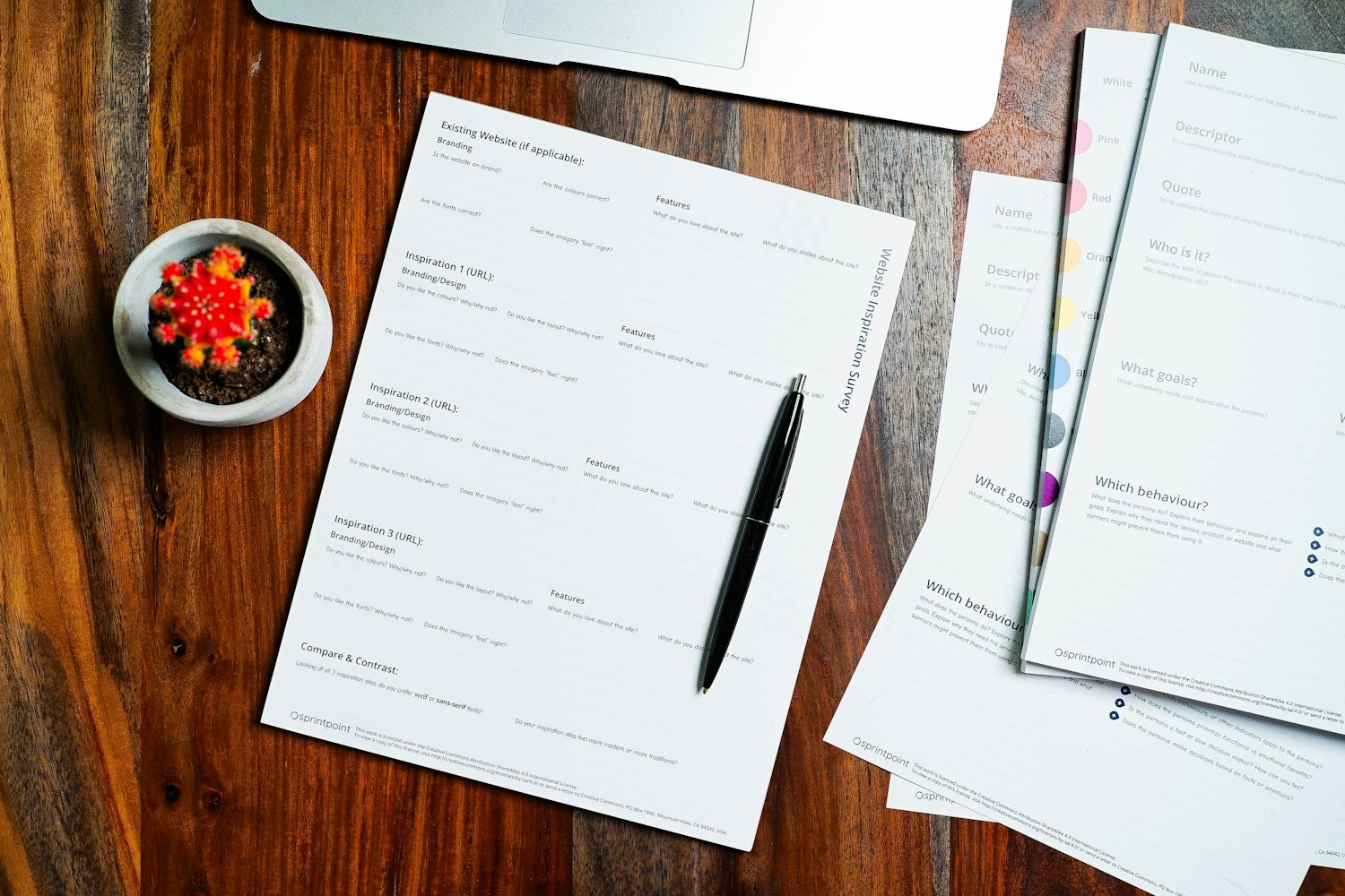 Rapport d'audit énergétique et documents posés sur un bureau